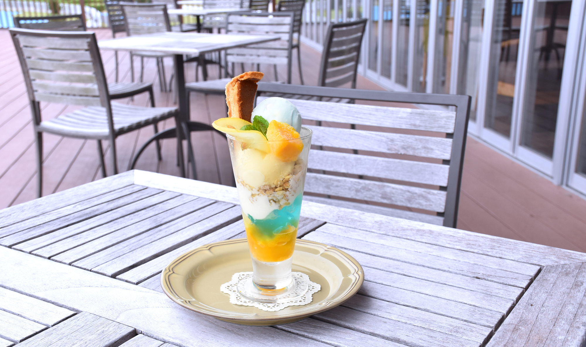 湘南レモンとソーダの夏パフェ